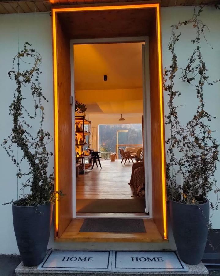 Shard Boutique Hotel-Adult Only Brasov Ngoại thất bức ảnh