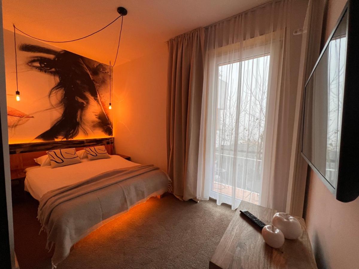 Shard Boutique Hotel-Adult Only Brasov Ngoại thất bức ảnh