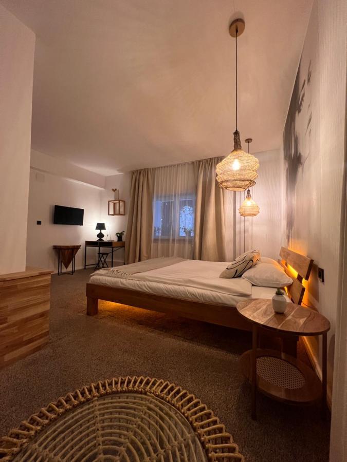 Shard Boutique Hotel-Adult Only Brasov Ngoại thất bức ảnh