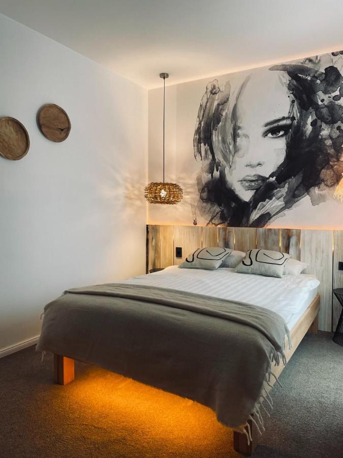 Shard Boutique Hotel-Adult Only Brasov Ngoại thất bức ảnh