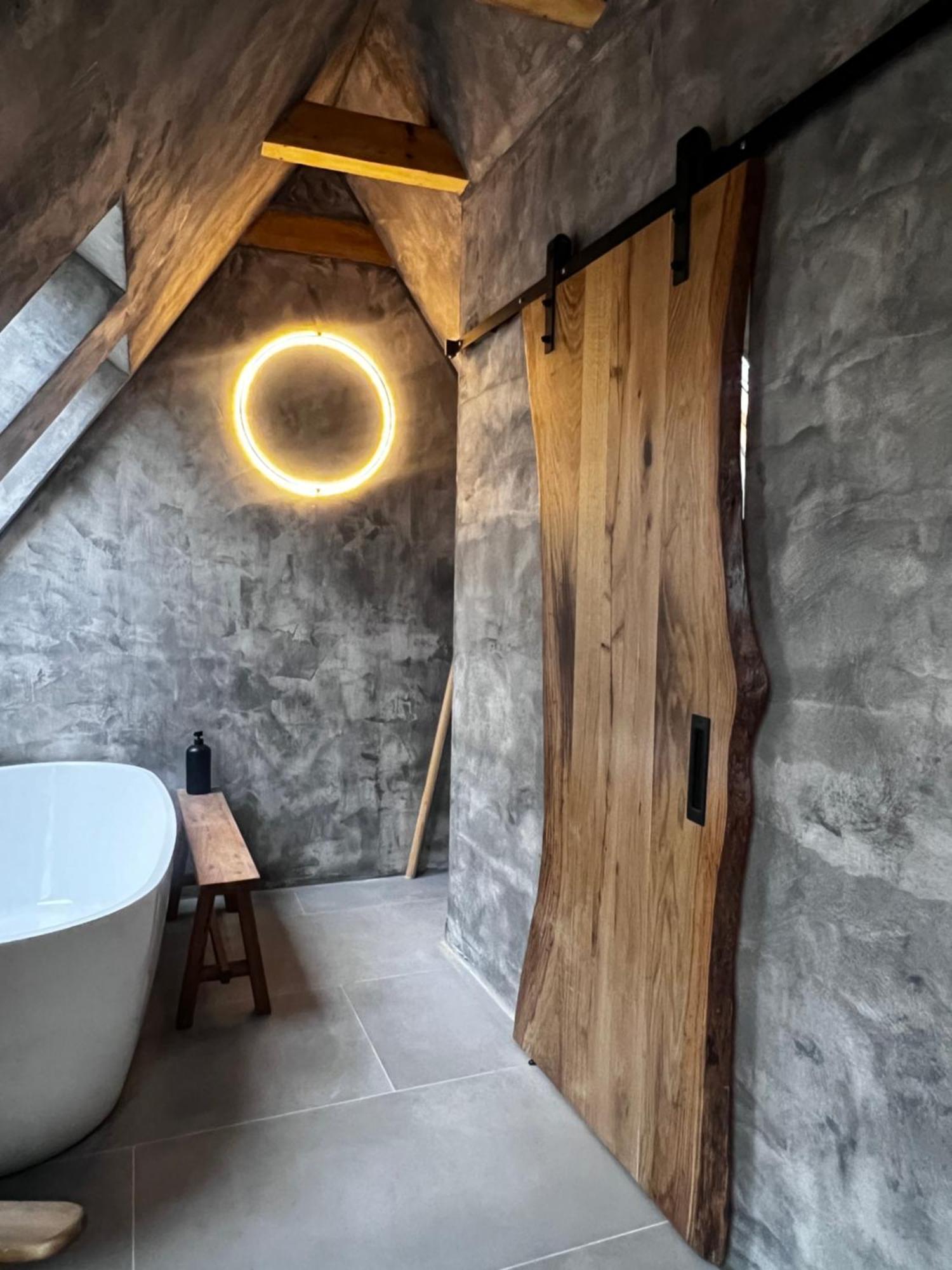 Shard Boutique Hotel-Adult Only Brasov Ngoại thất bức ảnh