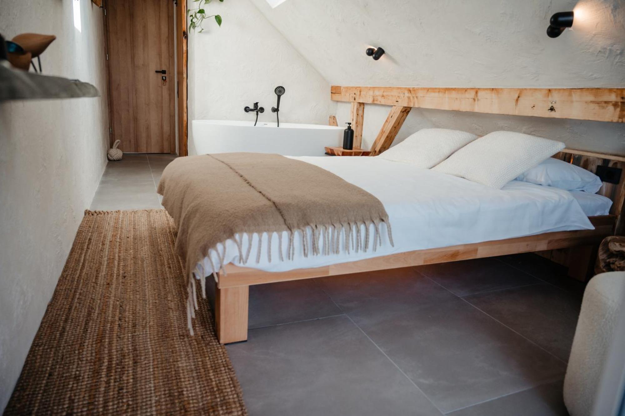 Shard Boutique Hotel-Adult Only Brasov Ngoại thất bức ảnh