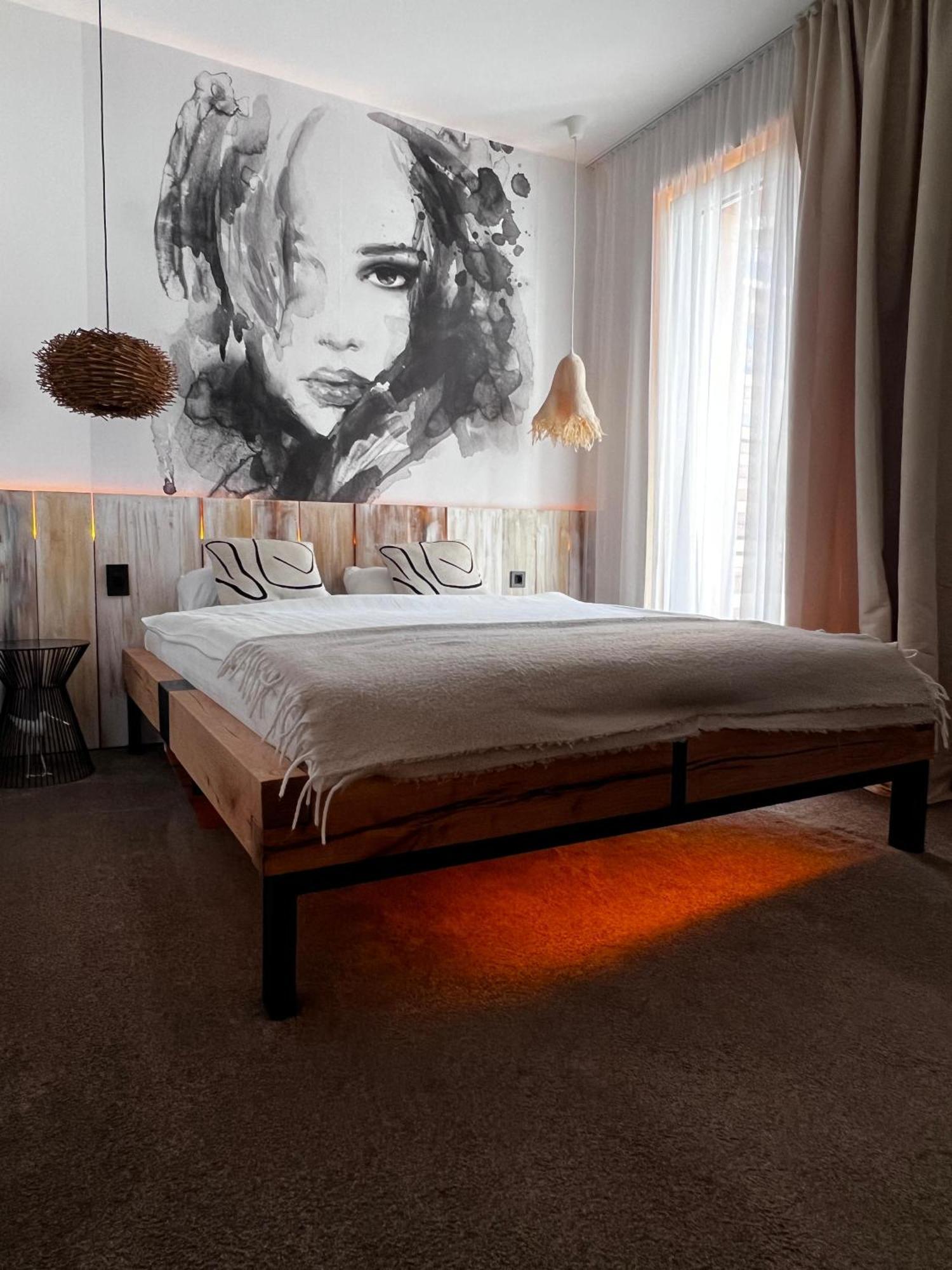 Shard Boutique Hotel-Adult Only Brasov Ngoại thất bức ảnh