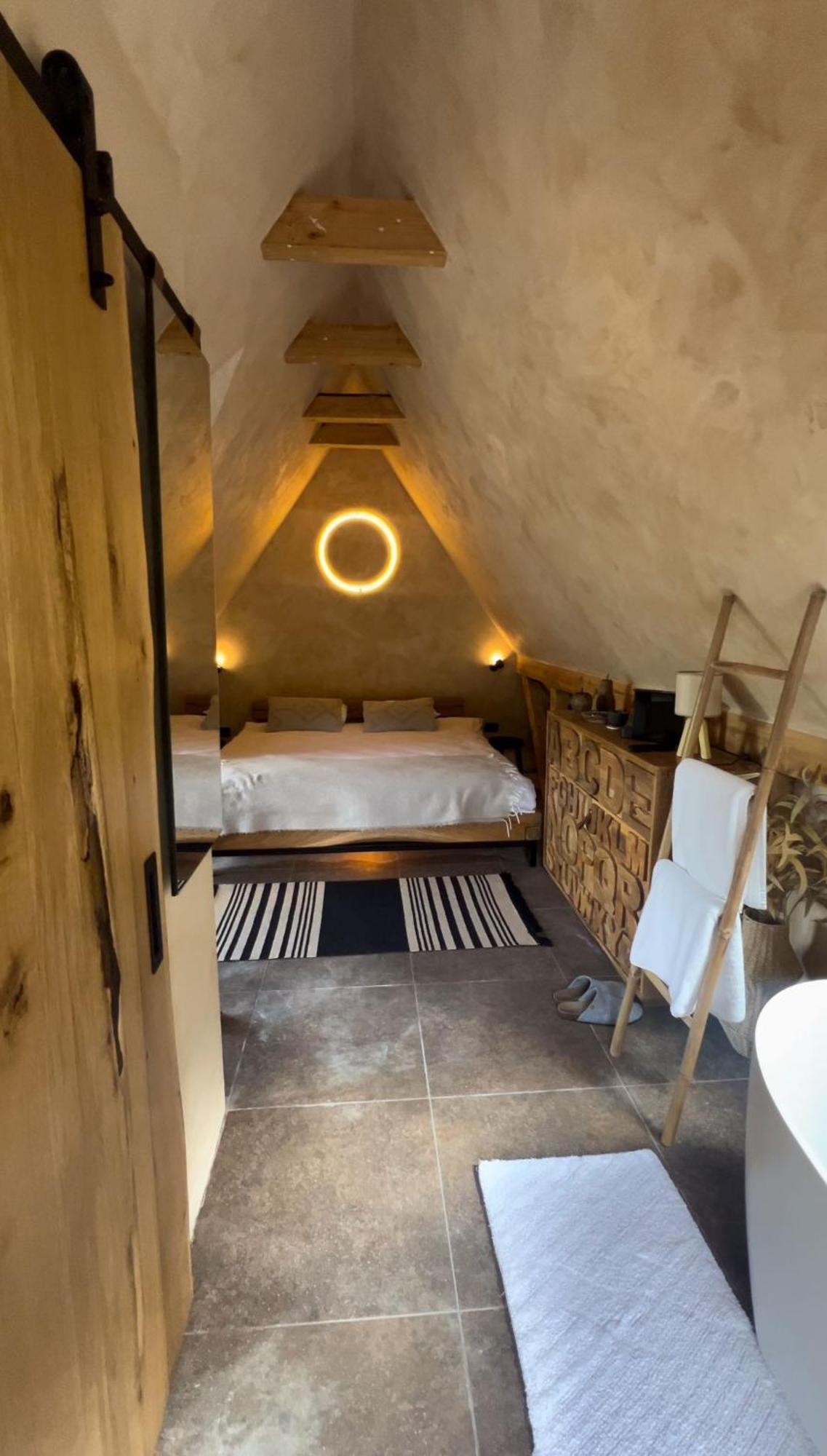 Shard Boutique Hotel-Adult Only Brasov Ngoại thất bức ảnh