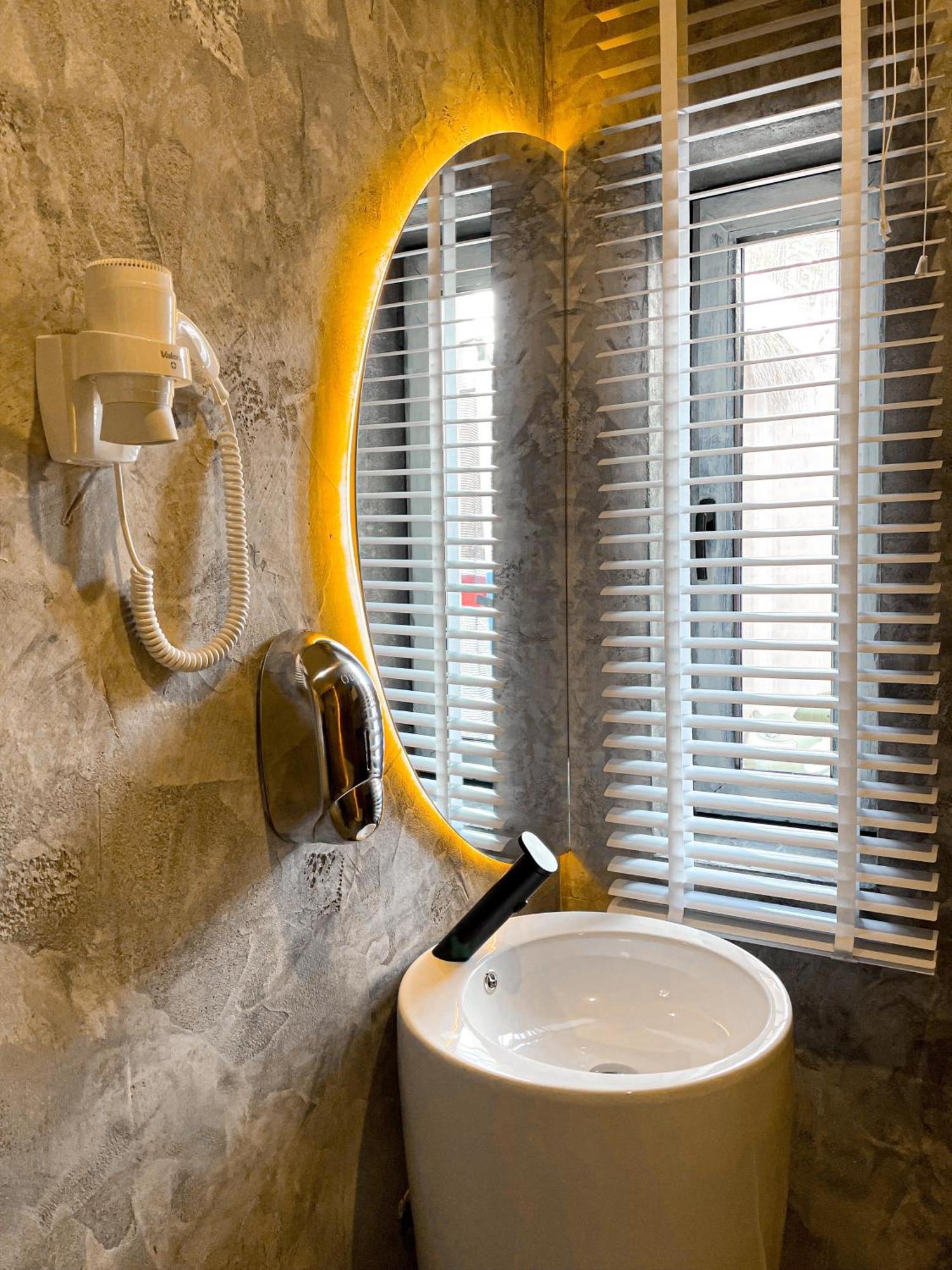 Shard Boutique Hotel-Adult Only Brasov Ngoại thất bức ảnh